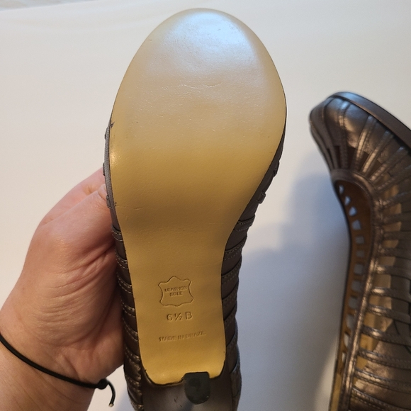 Talbots 6 1/2 B Silver leather high Heel Cage Classic Pump Career Cocktail - Picture 7 of 11